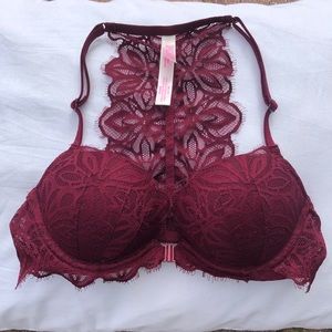 BOGO free all bras on my page - VS PINK front clip date bra in burgundy✨